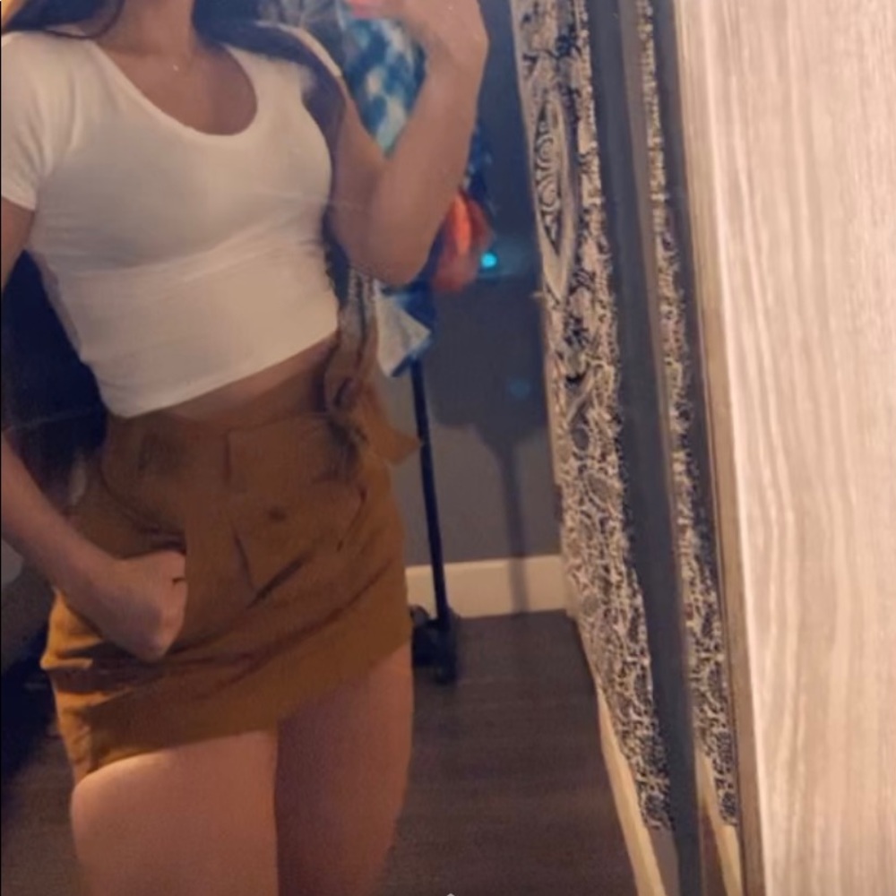 Tie at the front skirt